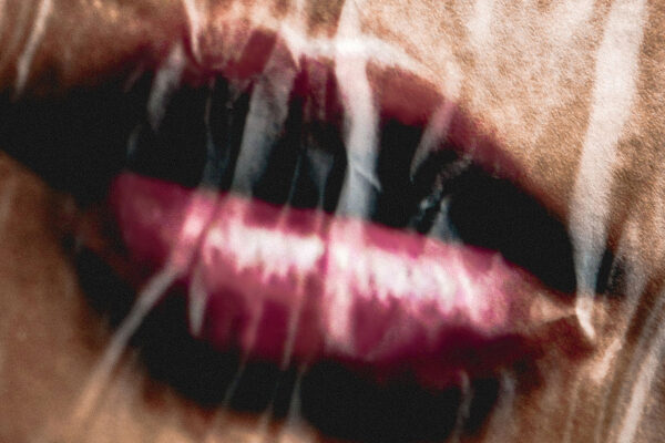 Lips:Horizontal:Gritty